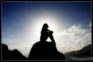 mujer-mirando-al-cielo